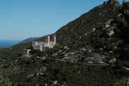 Sant Pere de Rodes in indrukwekkend landschap.